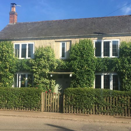 Ivy Cottage B And B Buckingham Extérieur photo