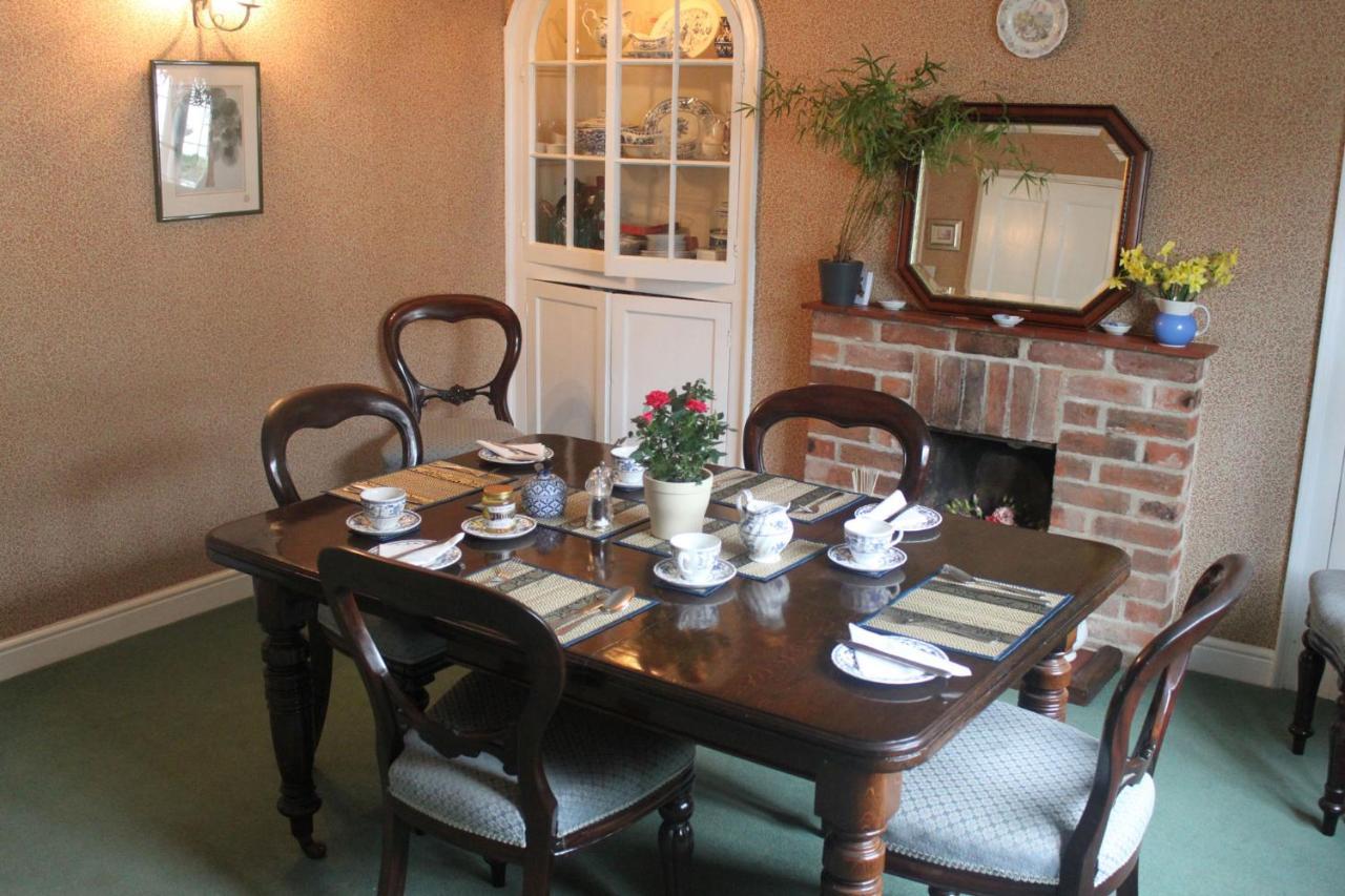 Ivy Cottage B And B Buckingham Extérieur photo